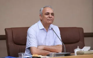 انتقاد زیدآبادی از شریعتمداری: «کدام پایگاه عظیم؟»