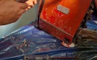 دست یک کارگر ۱۸ ساله در چرخ گوشت صنعتی در جنوب شرق تهران به دام افتاد