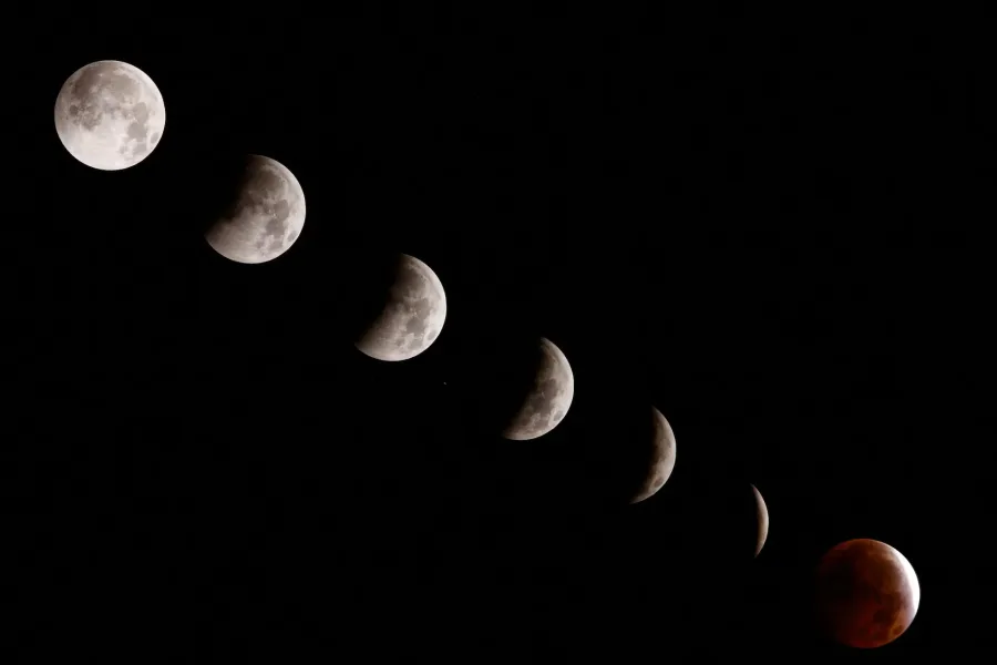 تصویری ترکیبی از هفت عکس جداگانه