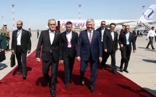 استقبال از رئیس‌جمهور با نان محلی در بیشکک+ تصاویر