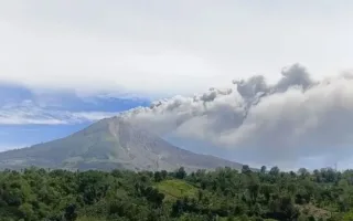 فوران آتشفشان و اعلام وضعیت اضطراری در روستاهای «سوماترا»