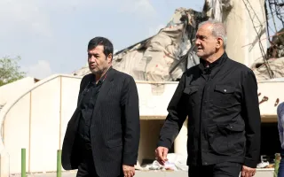 نقش دولت چهاردهم در هم‌زمانی مدیریت جنگ و زندگی