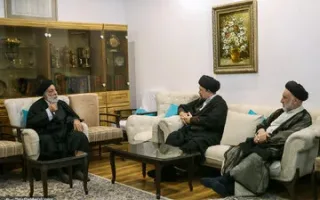 تصاویری از حضور سید حسن خمینی در منزل برادر رهبر شهید انقلاب