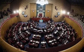 تسلیم طلبی به اسم صلح خیانت است