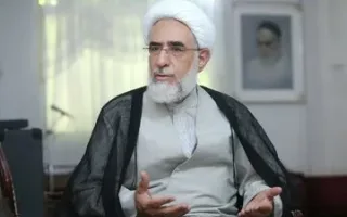 درخواست روحانی اصلاح طلب از سران قوا درباره رسانه ملی/ صدا و سیما سال‌هاست در این مسیر انحرافی حرکت می‌کند