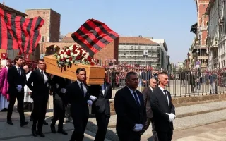 مشاور استقلال در مراسم وداع با فرانکو بارزی +عکس