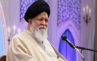 علم‌الهدی: آنها که از اتمام جنگ می‌گویند مثل منافقین‌اند/ آدم بی‌عقلی می‌گوید آمریکا ۱۰ هزار دلار دارد و ما هزار دلار داریم، پس ما شکست خوردیم!