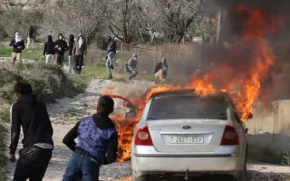 شهرک‌نشینان اسرائیلی اقدام به سوزاندن خودروهای فلسطینی کردند
