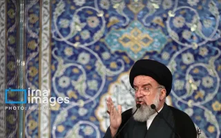 آیت الله خاتمی: شکست دشمن در جنگ اقتصادی با جهاد و انفاق میسر می‌شود