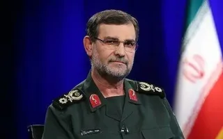 تصویر؛ شهید تنگسیری در کنار رهبر شهید انقلاب