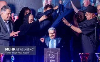 رونمایی از تندیس اکبر عبدی؛ هنرمندی که به خاطره‌ای ملی تبدیل شد