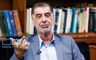 باهنر: از بن‌بستی که دشمن در آن گرفتار شده استفاده کنیم