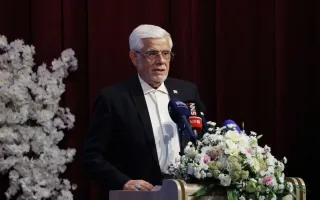 عارف: جنگ‌های آینده جنگ علم و فناوری است؛ تربیت نخبگان را از کلاس اول آغاز کنیم
