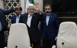 عارف: مردم قوی‌ترین پشتوانه نظام هستند/ دشمن هنوز از راهبرد سرنگونی کوتاه نیامده است