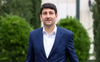 وزیر ارتباطات با کارت زرد نمایندگان مواجه شد؛ بحث درباره آنتن‌دهی موبایل و قیمت بسته‌های اینترنتی در دستور کار است