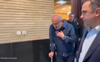 ویدیو| حضور چهره‌های ورزشی در مراسم یادبود همسر نصیرزاده/ درویش با عصای خود آمد و خطیر به او یاری رساند!