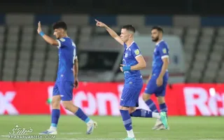 شکل‌گیری رفتارهای کودکانه در بین طرفداران فوتبال در ایران/ واکنش مجازی پرسپولیسی‌ها پس از سال‌ها؛ داستان آل‌کثیر دوباره تکرار شد!