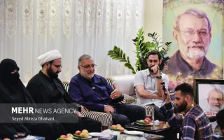 دیدار اصحاب رسانه با خانواده شهید لاریجانی