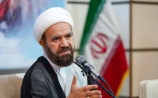 هشدار امام جمعه شیراز درباره نفوذ دشمن در دانشگاه‌ها و مدارس/ صدای بیگانه از تریبون دانشگاه‌ها شنیده نشود