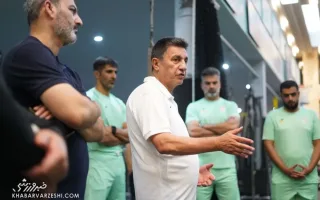 در کماکان بر همان رویه پیش می‌رود؛ قلعه‌نویی لیست ارائه کرد اما وعده‌ی قهرمانی نداد!
