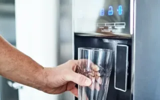 چگونه و هر چند وقت یک‌بار باید آبسردکن یخچال را پاکسازی کنیم؟