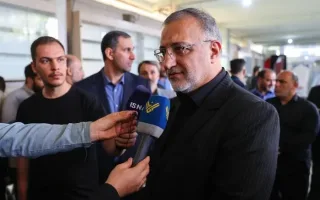 آسیب آمریکا به ۱۸ اتوبوس چینی در حین انتقال به کشور/ اتوبوس‌ها در بندرعباس تخلیه شده‌اند