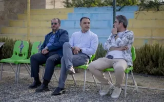 دروازه‌بان تیم‌های سرخابی همچنان در مجاورت زمین چمن (عکس)