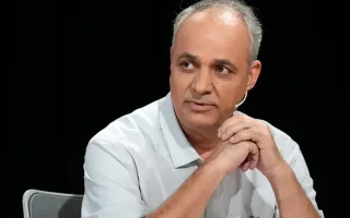 زیدآبادی: چه عواملی پشت حملات به پزشکیان هستند؟
