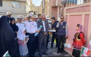 استقبال متفاوت پلیس راهور از آغاز سال تحصیلی/ فرزند شهید راهور در کنار سردار حسینی راهی مدرسه شد