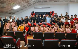 جشن تولد گروهی پرسپولیسی‌ها/ اثر انگشت خامه‌ای کنعانی بر صورت تارتار +تصاویر