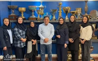 پوستر ۱۰جامه و زخم‌های پنهان در زیر آوار فاجعه ستاره‌های کاغذی/ دردسر مدیریت نمایشی و صد رحمت به مدیران غیرحرفه‌ای!