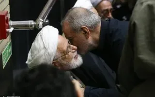 کنایه یک رسانه به انتقاد احتمالی کیهان از پزشکیان برای دیدار با کروبی و روحانی/ می توان پاسخ داد خودم رییس شورای عالی امنیت ملی ام و نگران نباشید!
