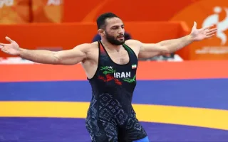 پیروزی قاطع امیرعلی آذرپیرا؛ قهرمان سنگین‌وزن کشتی ایران در ناگویا
