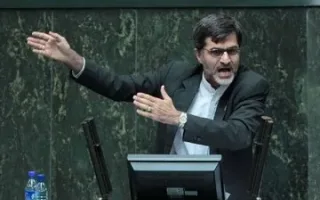 علاوه بر همراهانش، چه کسانی می‌توانند ۱۰ هزار دلار از بانک مرکزی را خریداری کنند؟/ از آتش جهنم نمی‌هراسم، در این لحظه خود را شعله‌ور می‌کنم/ چرا کشور این‌چنین بی‌آبرو مانده است؟