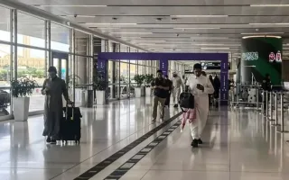حمله به فرودگاه ریاض؛ پروازها متوقف شد و مسافران تخلیه شدند