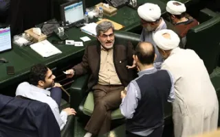 انتشار لیست ۳۵ نماینده امضاکننده طرح استیضاح عراقچی در مجلس/ چند نفر از ۳۰ نماینده تهران خواستار استیضاح هستند؟/ خودنمایی امضای تندروها