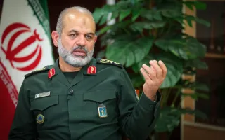 سرلشکر وحیدی: هیچ نیروی فرامنطقه‌ای مجاز به دخالت در تنگه هرمز نیست