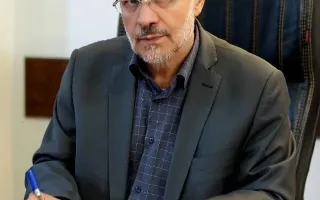 از دو ماه مهلت تا سه دهه ایستادگی؛ پرچمی که بر زمین نمی‌ماند
