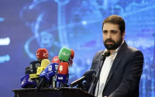 مردِ پشت درهای بسته محدودیت اینترنت