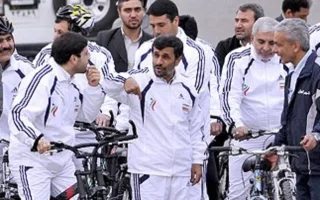 مقاله تامل برانگیز روزنامه جمهوری اسلامی یک روز بعد از انتشار عکس دوچرخه‌سواری احمدی‌نژاد/امریکا و اسزائل به دنبال روی کار آوردن مهره88