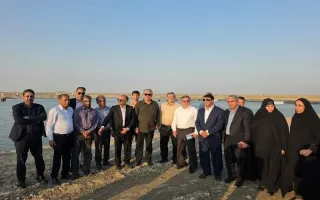 حضور اعضای کمیسیون برنامه و بودجه مجلس در مجموعه پرورش میگو تیاب میناب