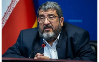 توضیح خبرآنلاین درباره خطای صورت‌گرفته در بازنشر یادداشت فواد ایزدی