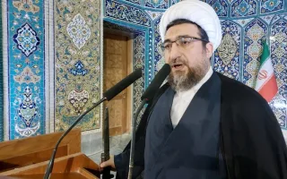 امام جمعه تبریز: حفظ قرآن کریم و نهج‌البلاغه توسط زندانیان از جلوه‌های تأثیرگذاری برنامه‌های تربیتی است/ اشتغال زندانیان به اصلاح رفتار کمک می‌کند