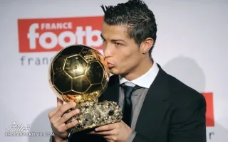 رونالدو و موفقیت بی‌نظیر توپ طلای تاریخی؛ کریستیانو به عنوان بهترینِ بهترین‌ها، مسی را پشت سر گذاشت