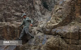 مسیرهای سنگلاخی و صعب‌العبور ارتفاعات کن و سولقان، بخشی از محدوده گشت‌زنی روزانه محیط‌بانان است. نیروهای حفاظتی برای بررسی وضعیت حیات‌وحش و شناسایی تخلفات، ناچارند ساعت‌های طولانی در این مسیرها تردد کنند.